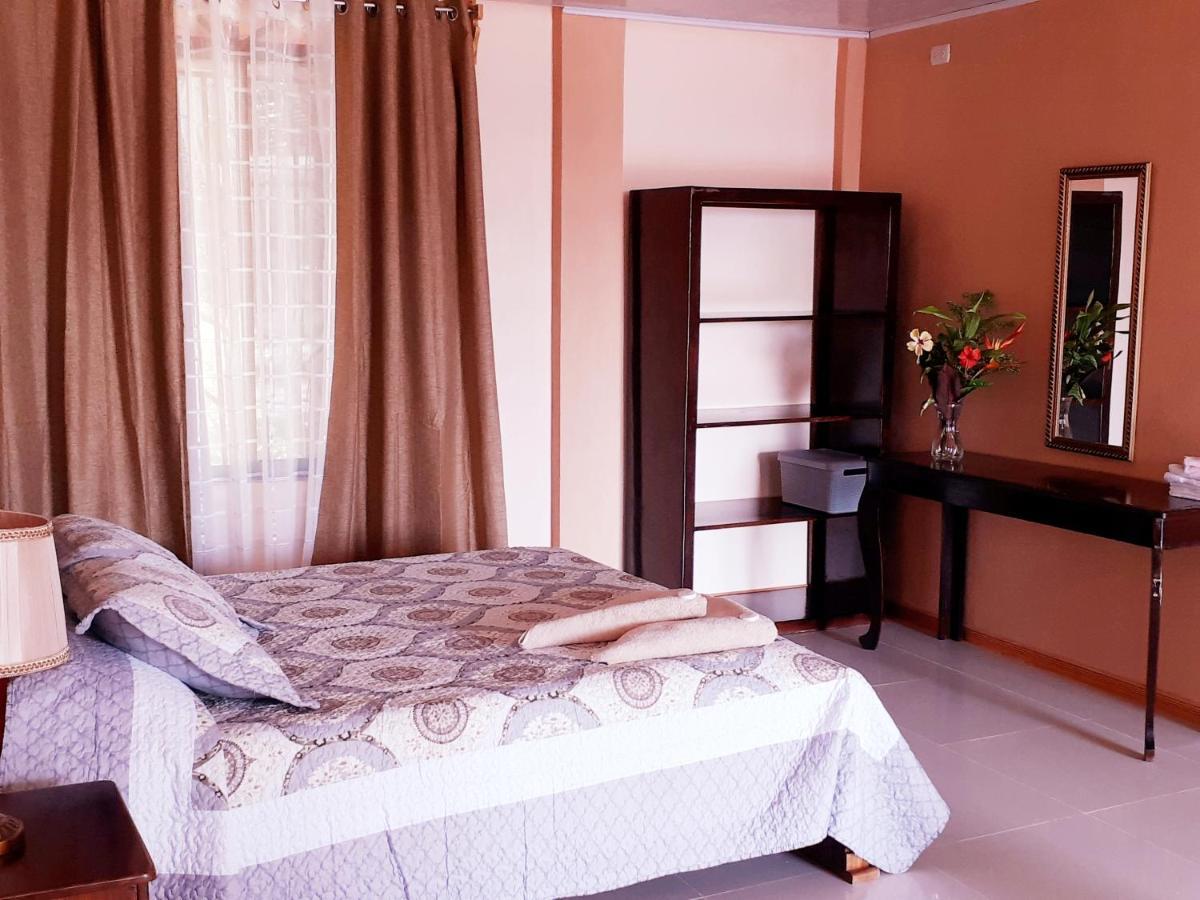 Manolo Corcovado, Ocean & Forest View Lodge, Bar & Restaurant Lodge *