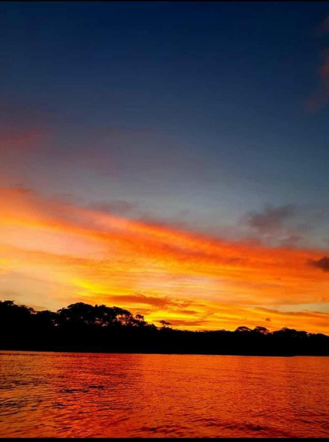 Cabinas Ensuenos Tortuguero