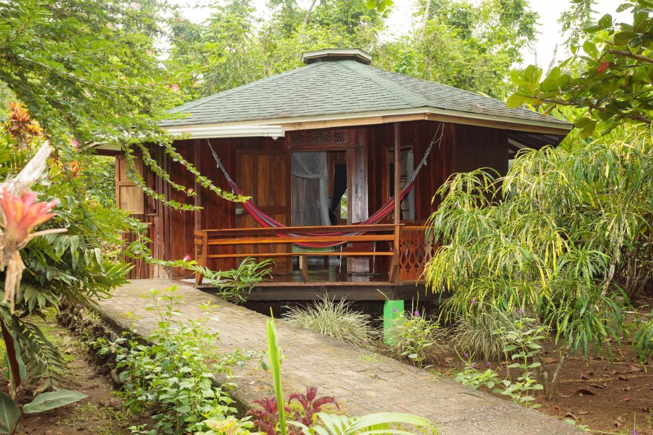 Ache Lodge