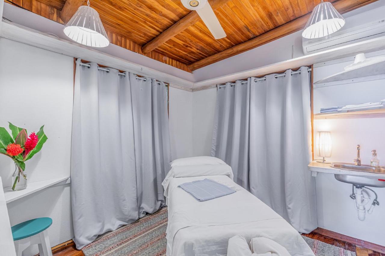 Hotel Guiones