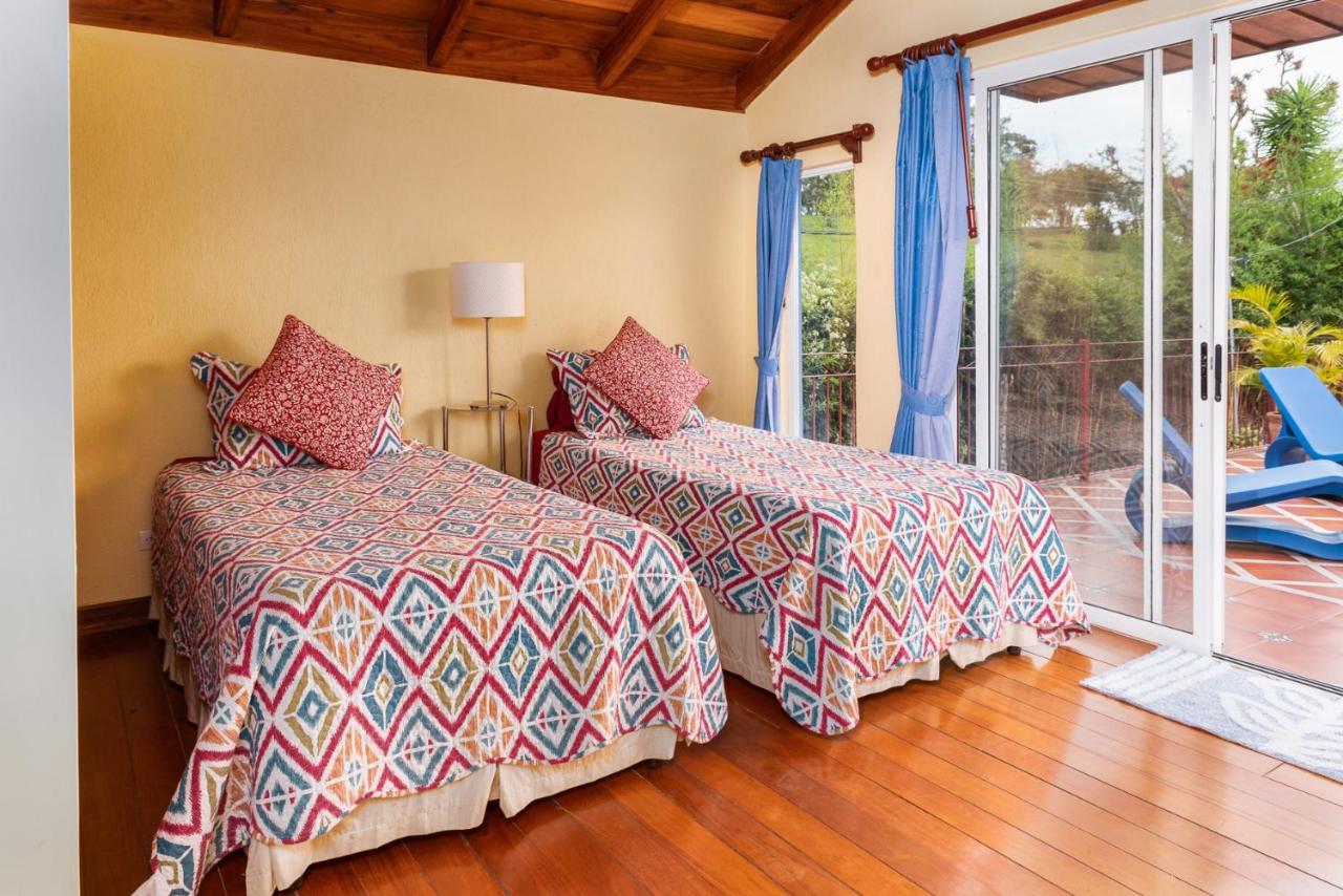 Casa Bartzis, Close To And Tapanti National Park Country house *