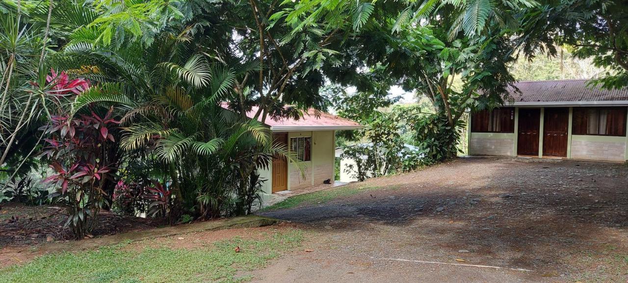 Y Cabinas Anita-and Rafting Tour! Guest house *