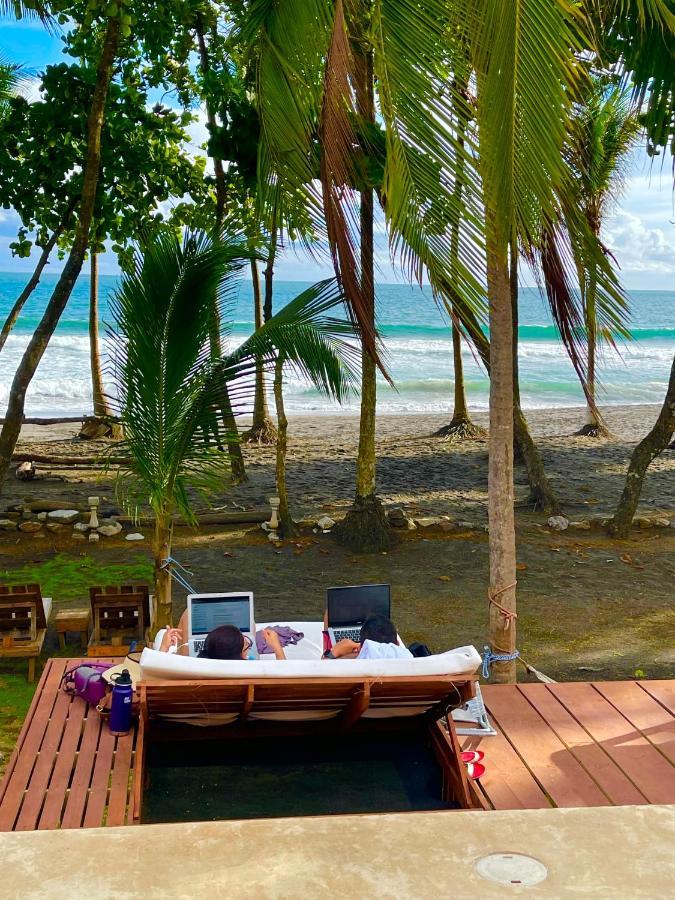 Beachfront Vista Hermosa Hotel *