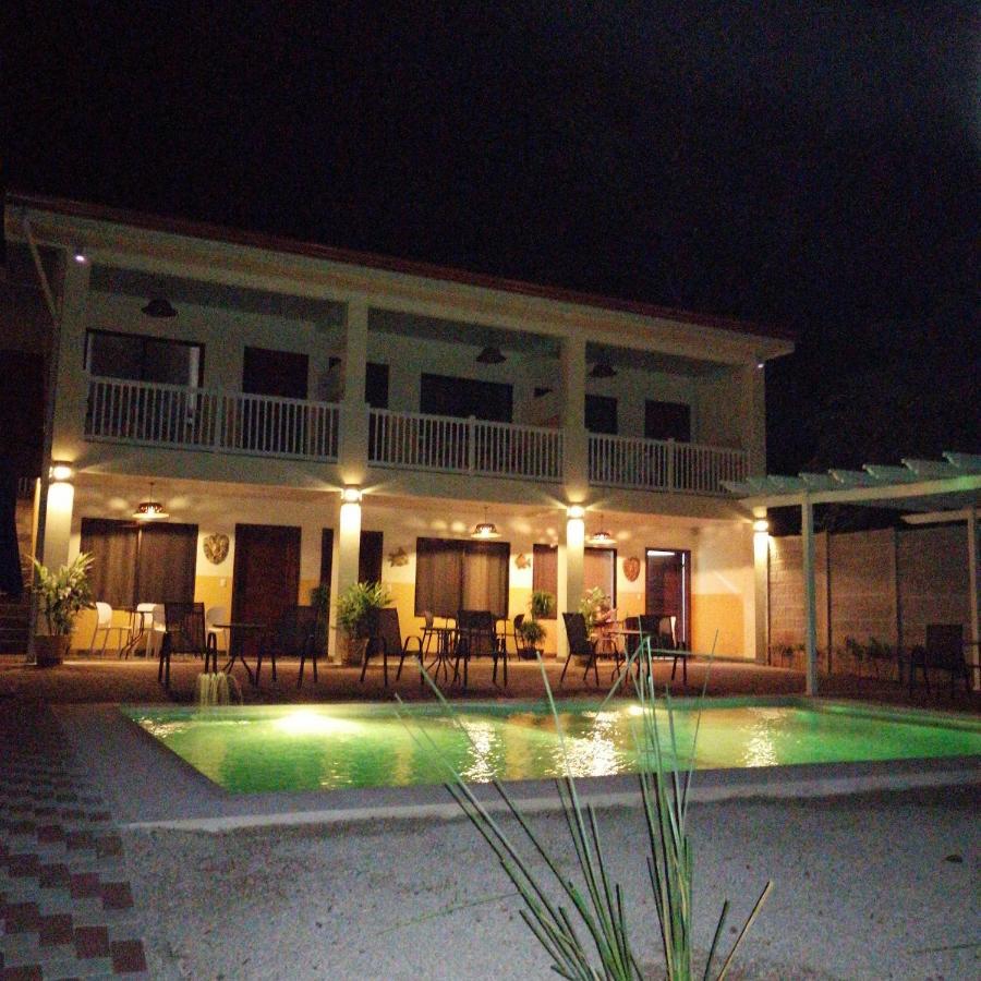 Cabinas El Colibri Hotel Puerto Carrillo