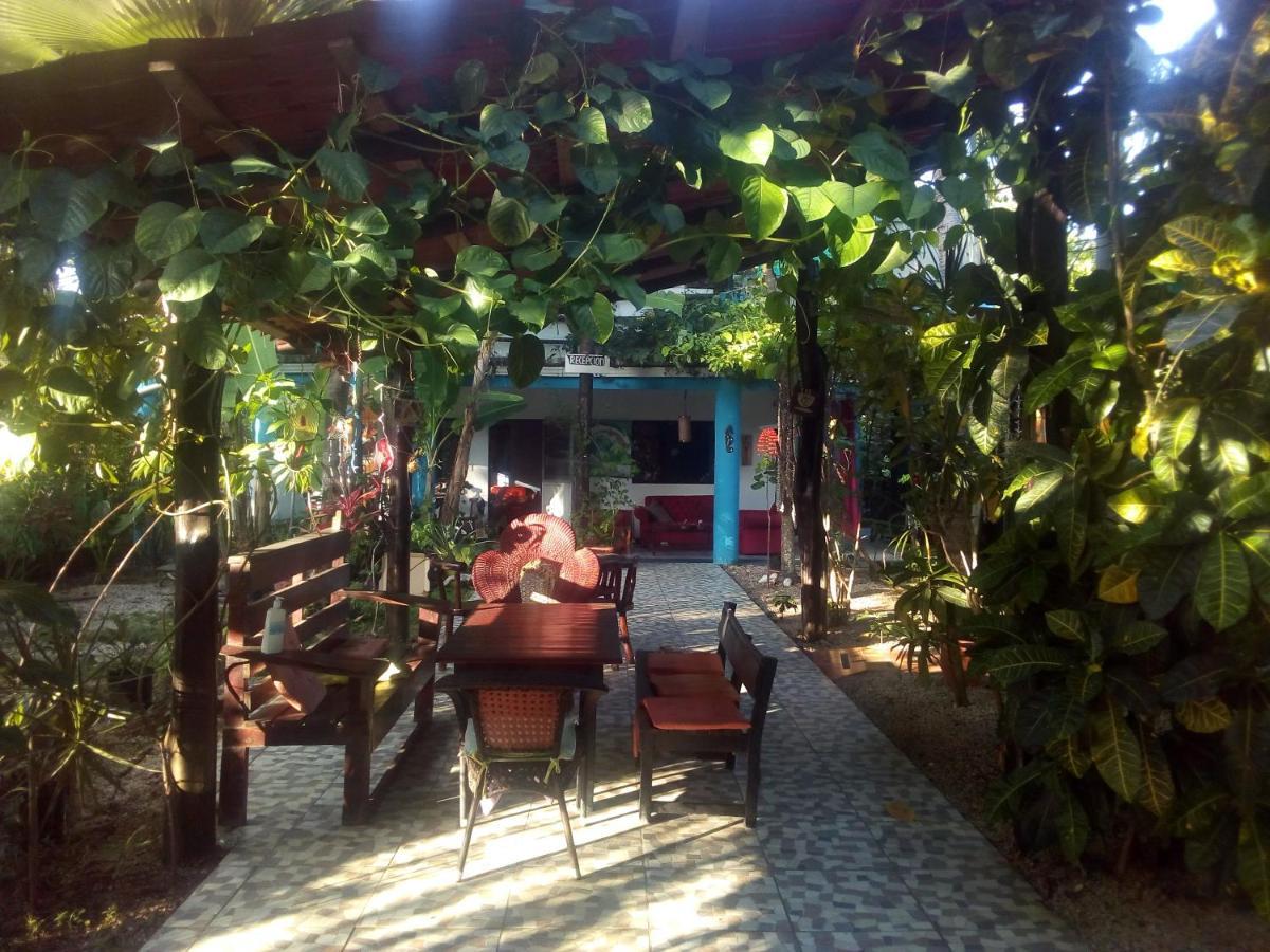 Hostel Cabinas Del Mar *