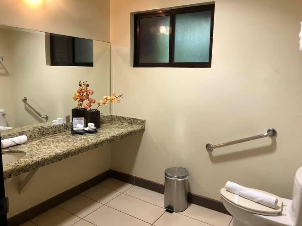 Hotel Papagayo - Playa Panama