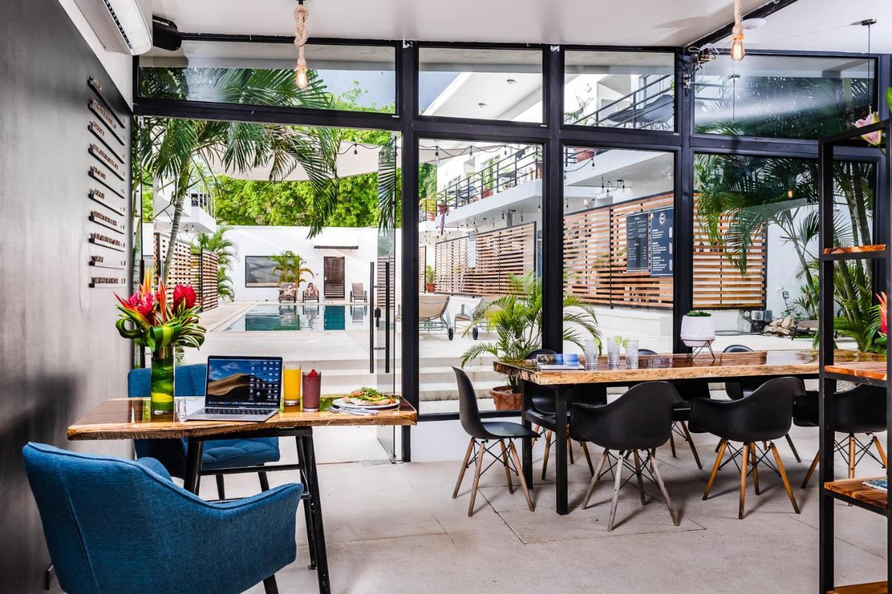 In The Shade - Coworking - 300mbit - Adults Only 4*
