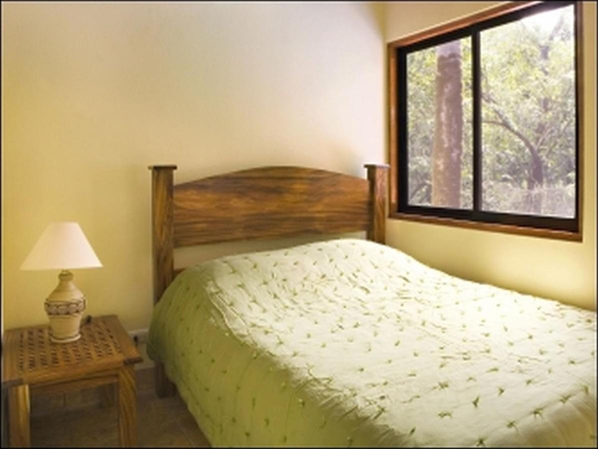 Paradise Lodge *