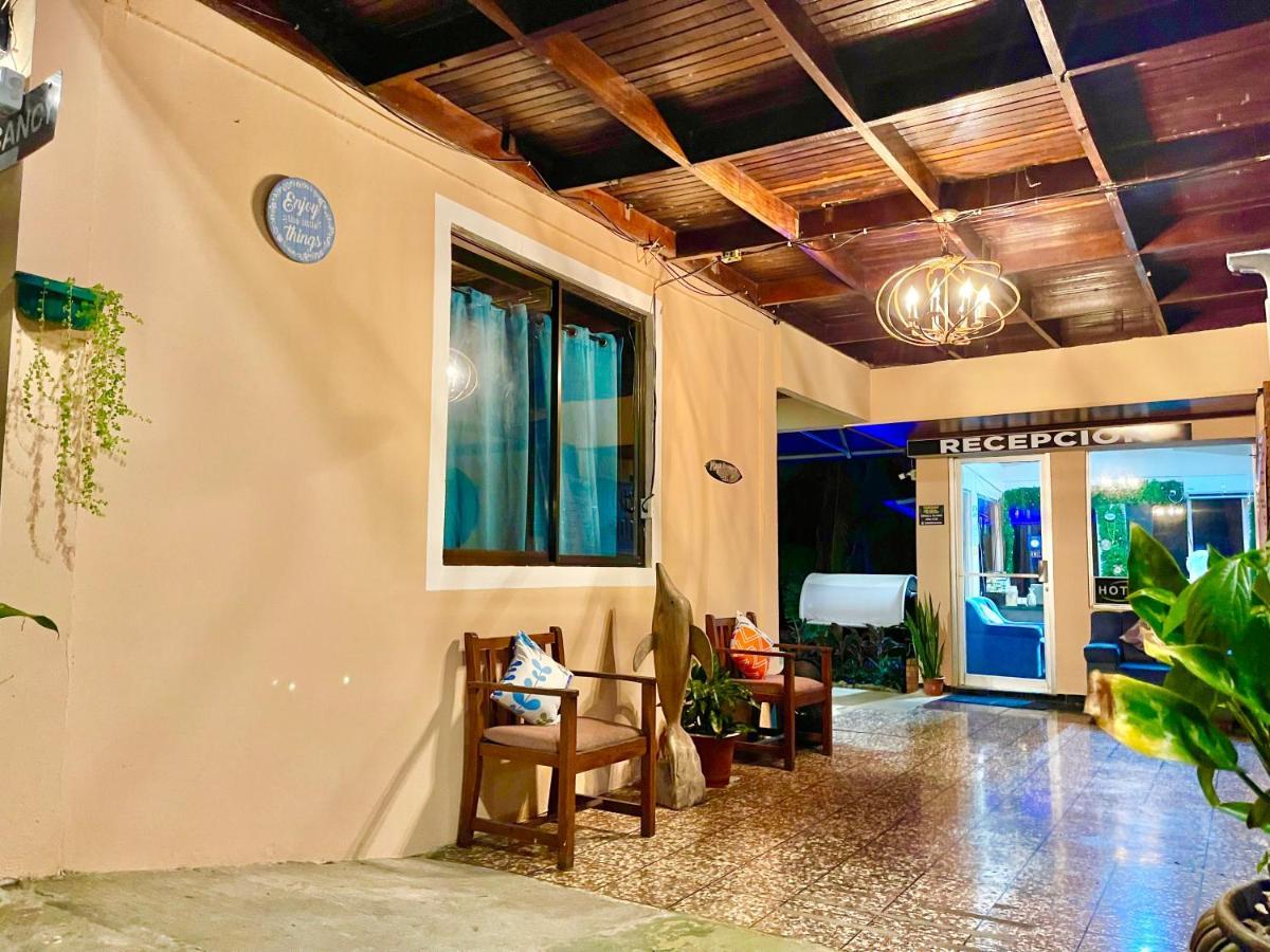 Beachfront Vista Hermosa Hotel *
