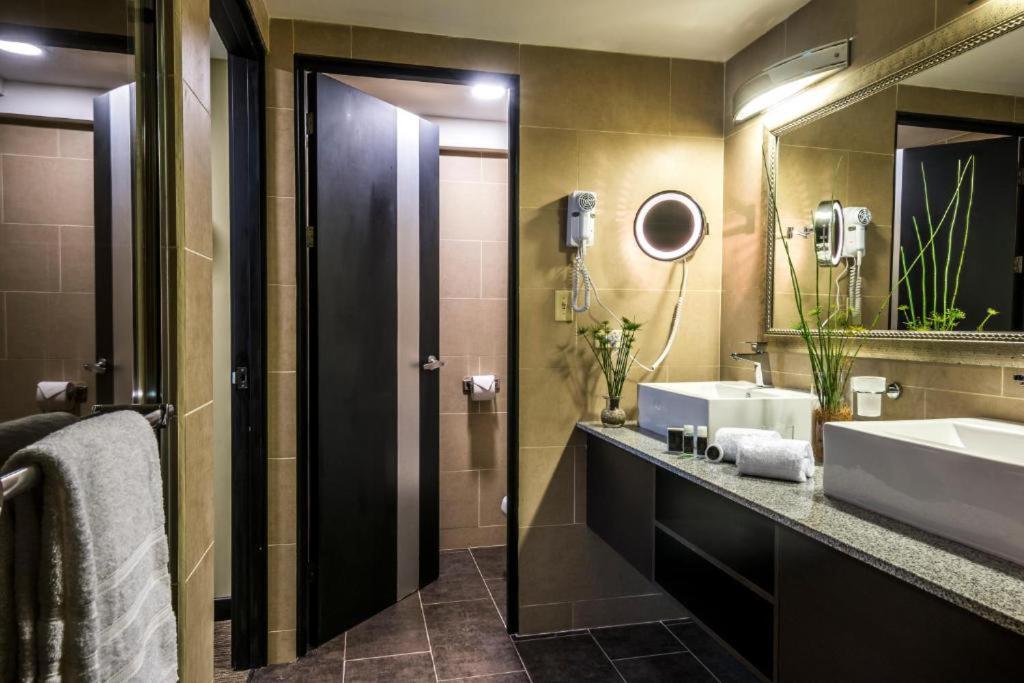 Hotel Urban &