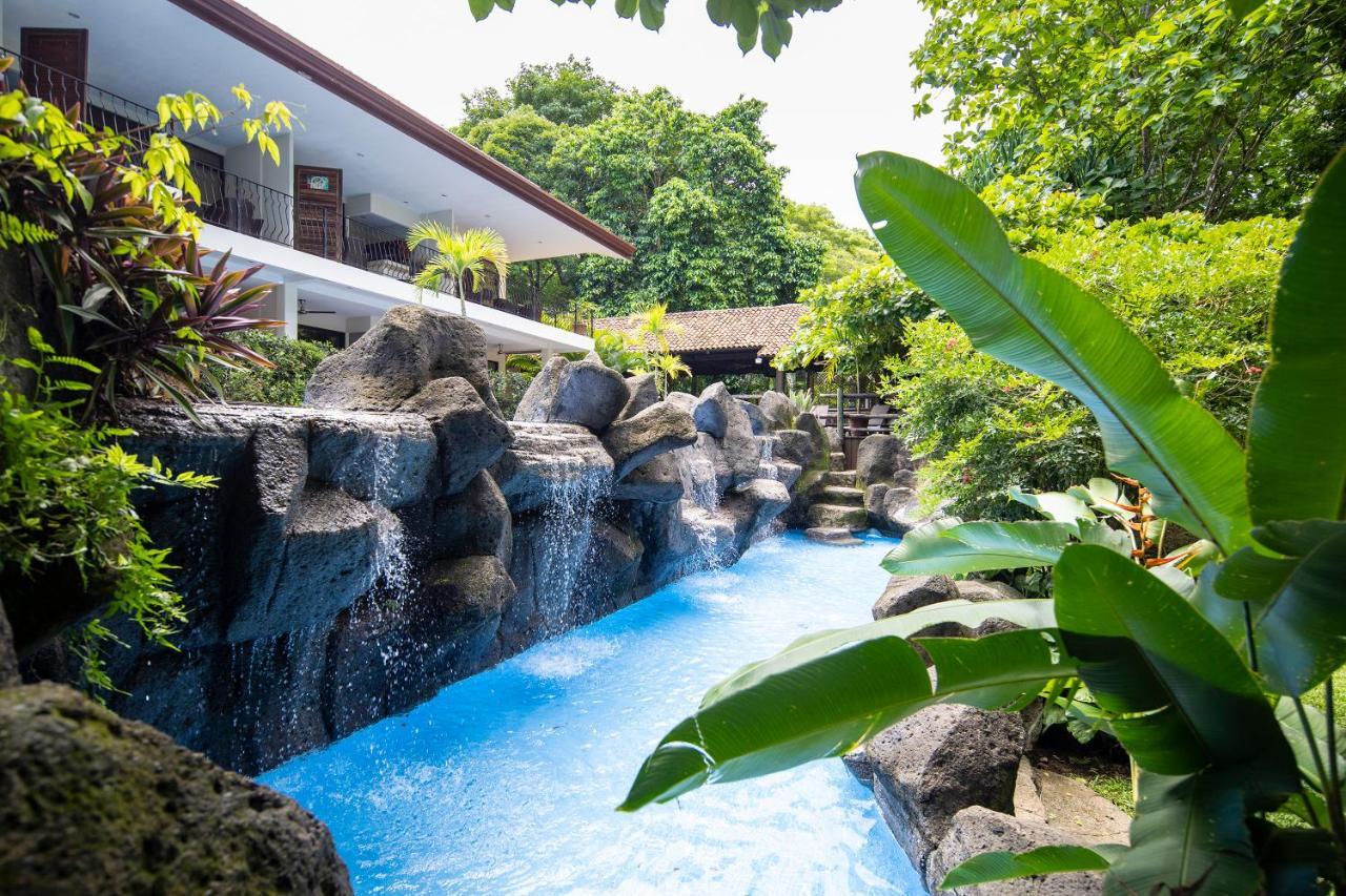 Pumilio Mountain & Ocean Hotel 4*