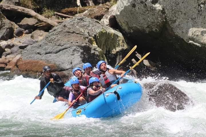 Y Cabinas Anita-and Rafting Tour! *