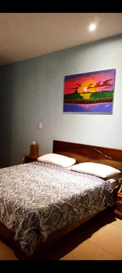 La Cueva Hotel *