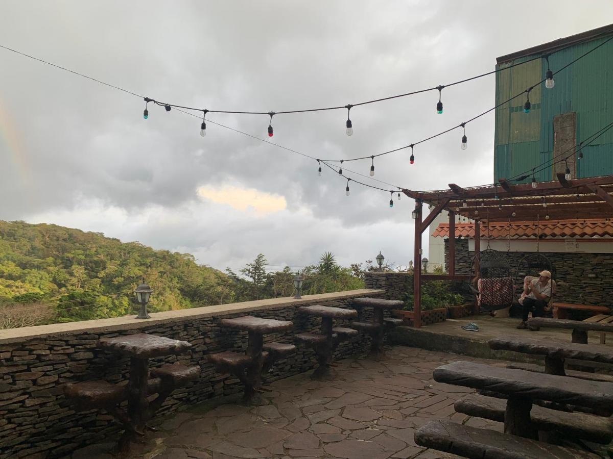 Cabinas Vista Al Golffo Hostel *