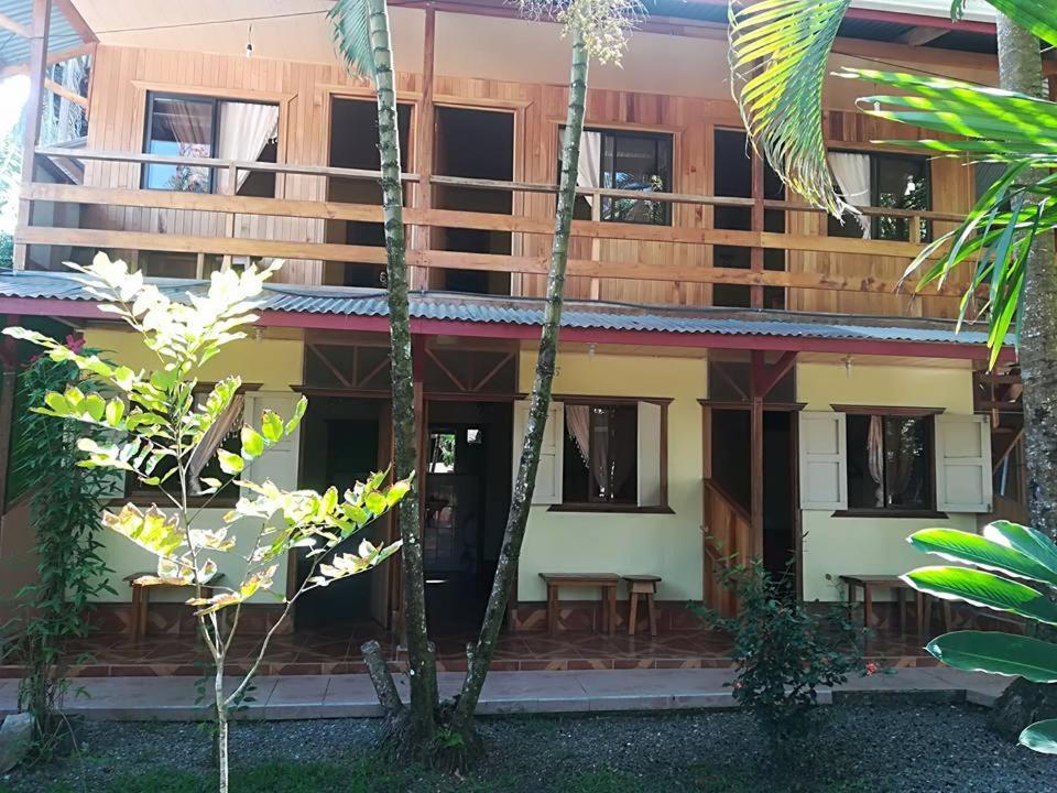 Hotel Cabinas Popular 2*