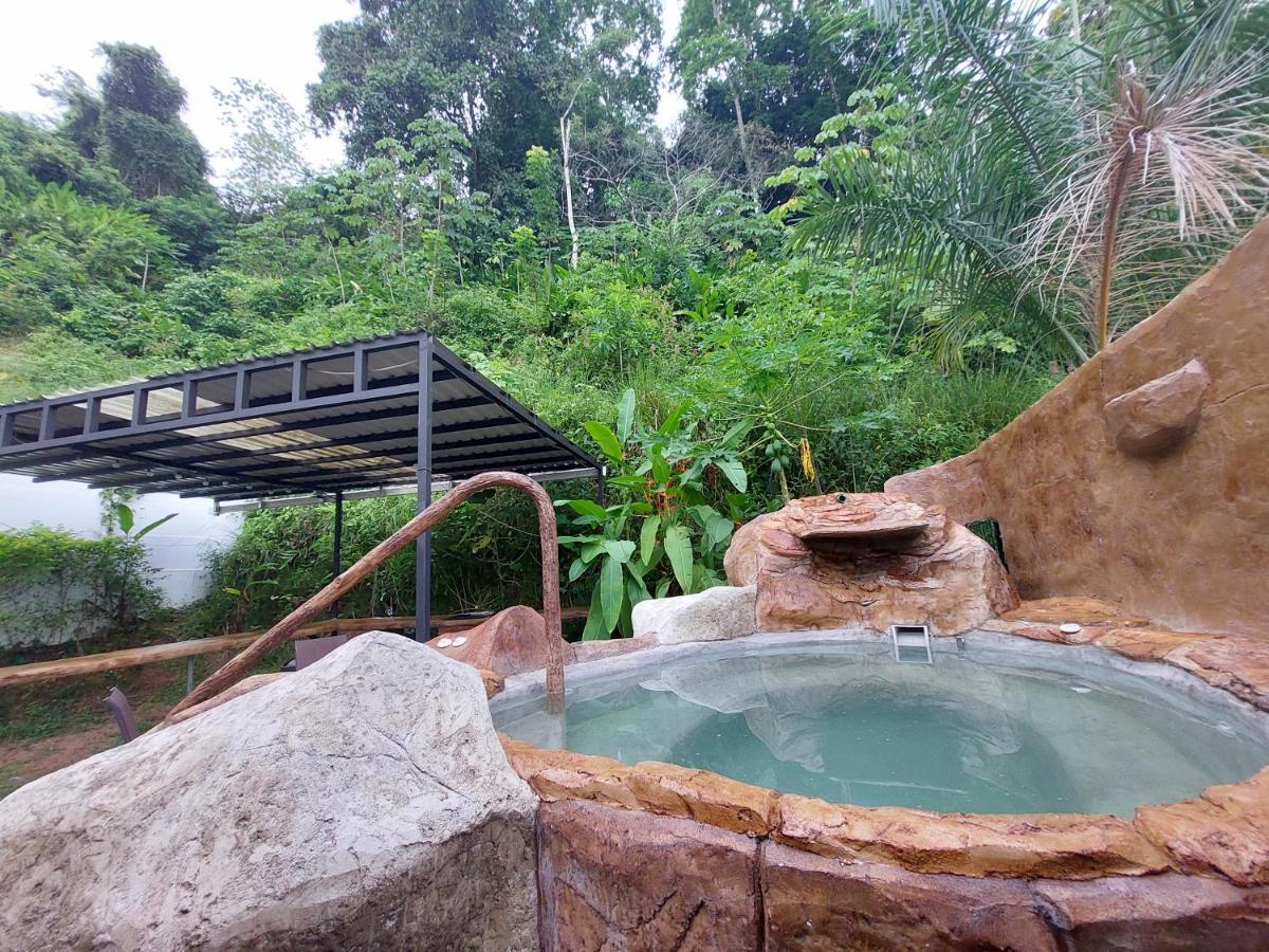 Privada Con Jacuzzi Herradura Jaco *