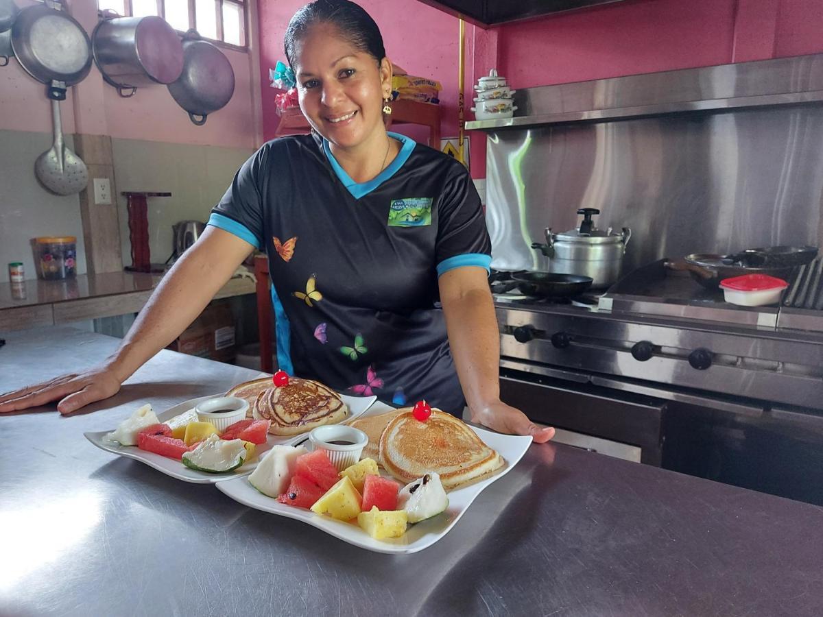 Gitana Corcovado, Y Tour Operador Hotel Drake Bay