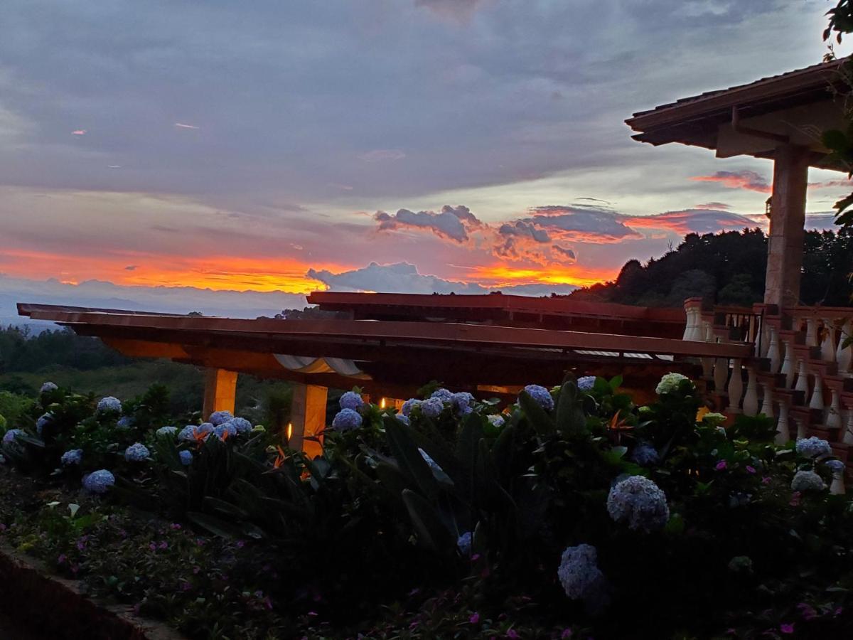 Hotel Finca Paraiso Mountain Retreat Near San Jose Airport 5*