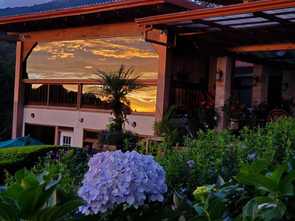 Finca Paraiso Mountain Retreat Near San Jose Airport 5* Birri