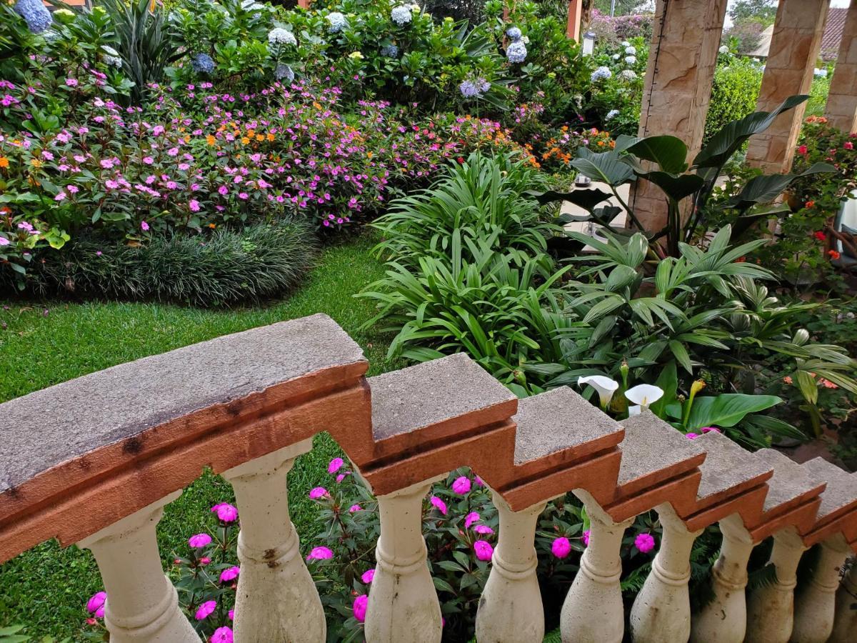Finca Paraiso Mountain Retreat Near San Jose Airport 5*