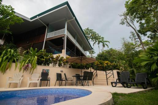 Casa Camino Viejo * Manuel Antonio