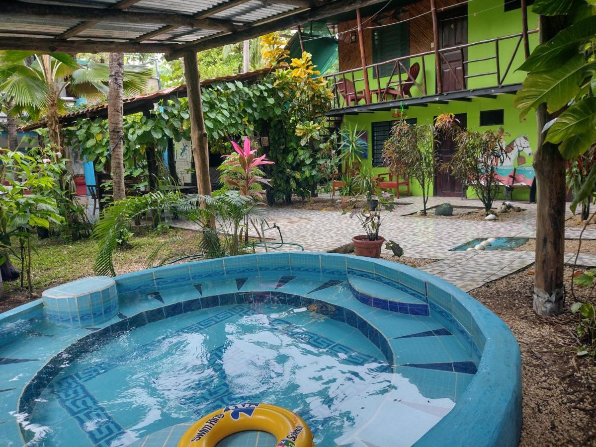 Cabinas Del Mar Hostel