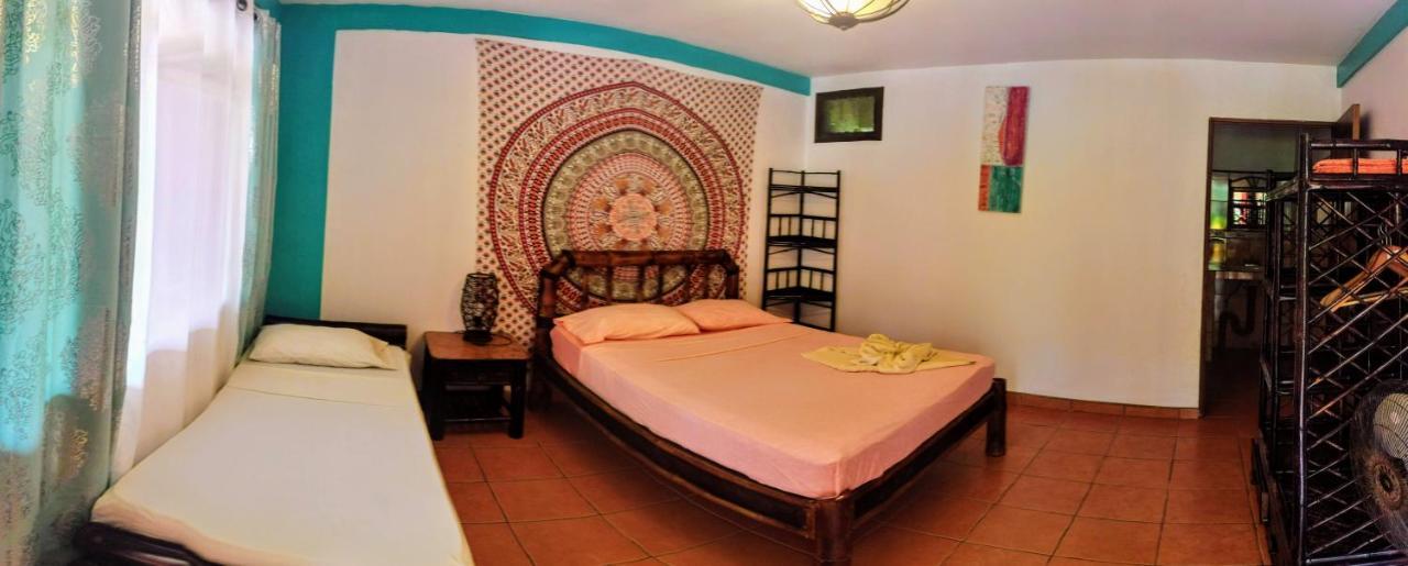 Cool Vibes Hostel Dominical