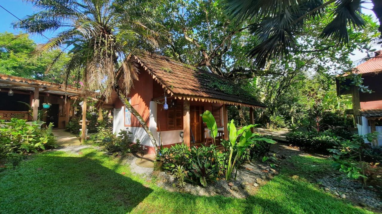 Cabinas Hibiscus Cahuita