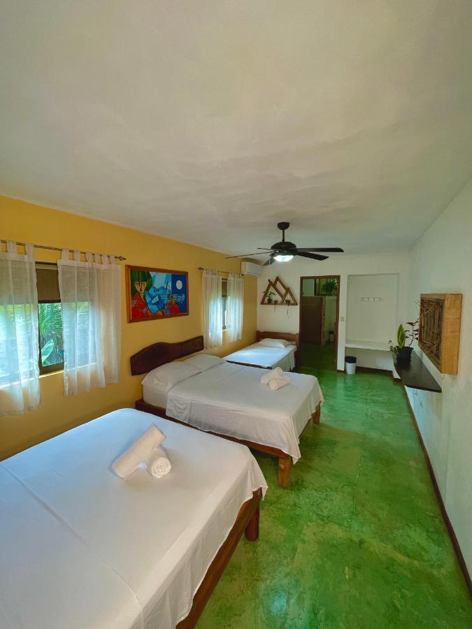 Jacquelina Hotel *