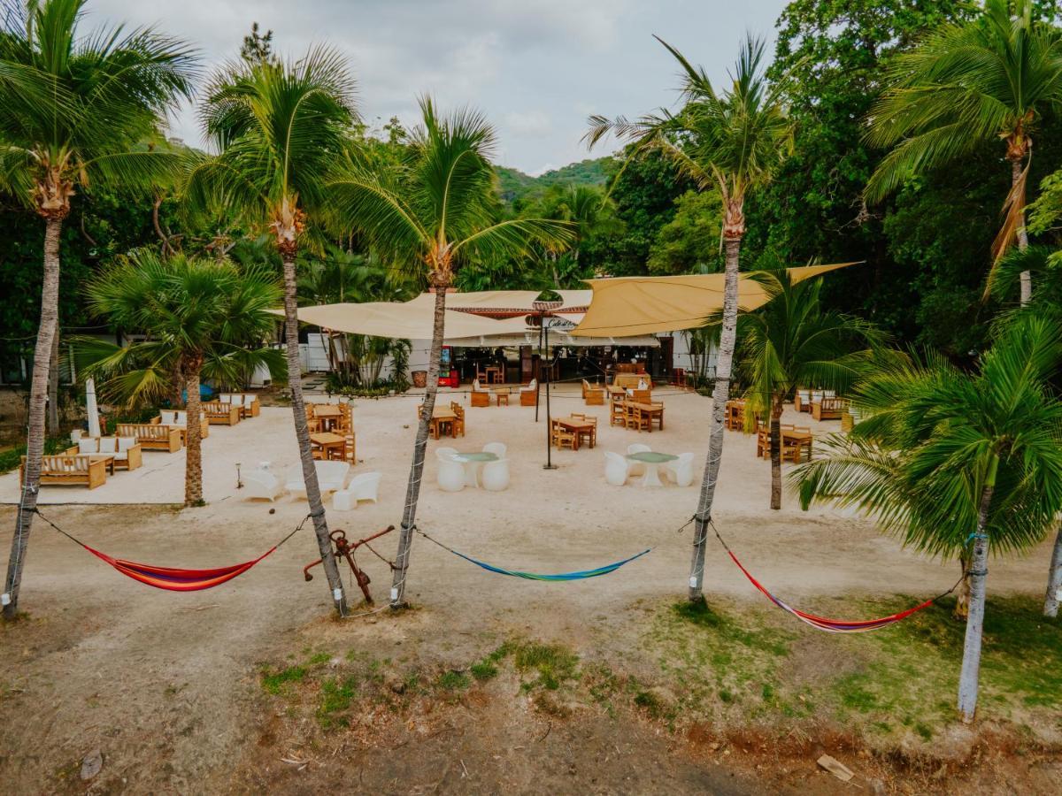 Cafe De Playa Front Hotel Coco