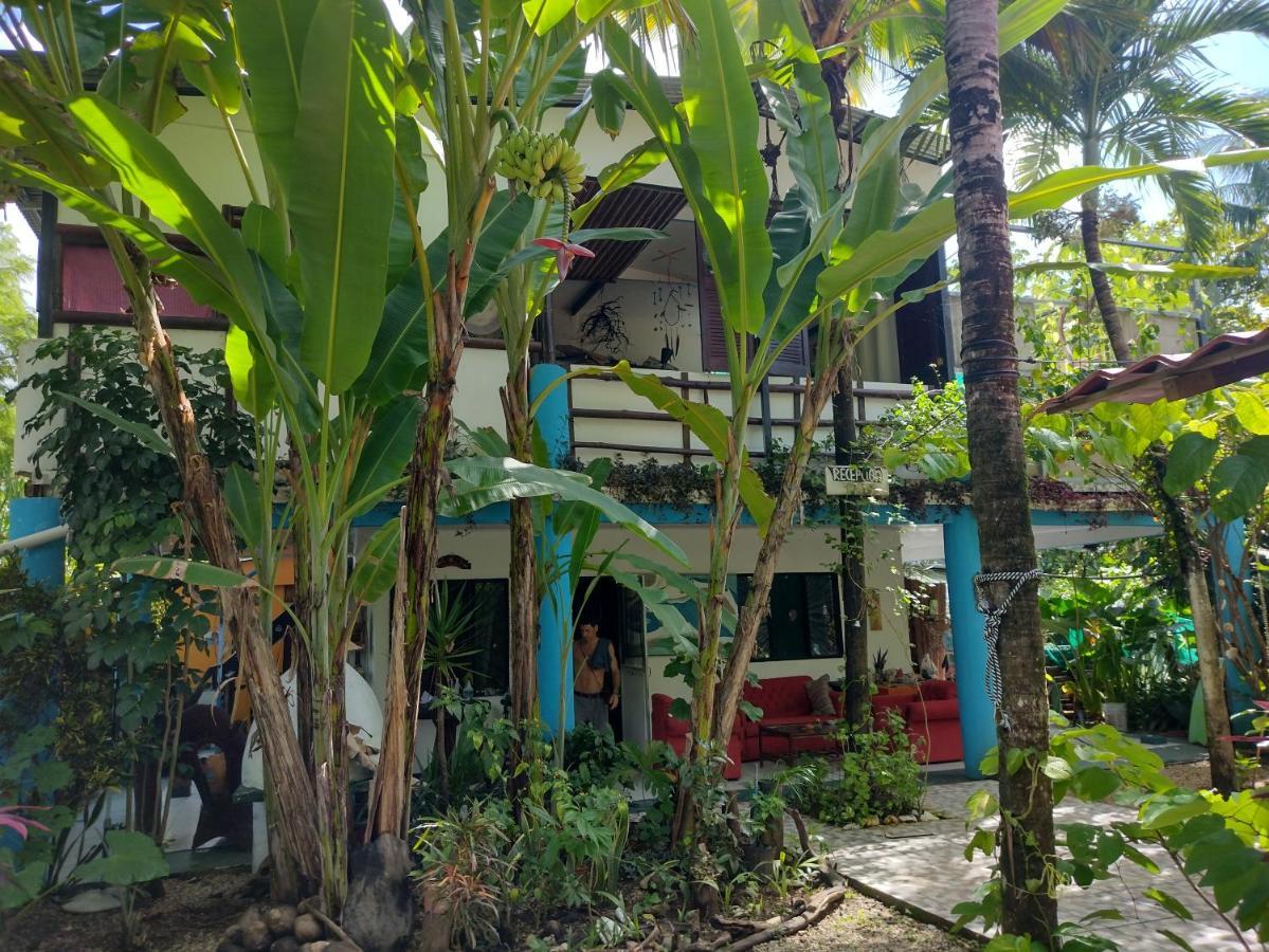 Cabinas Del Mar Hostel
