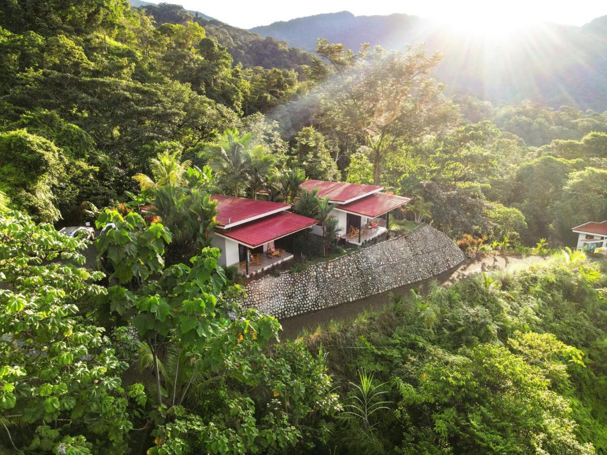 Nature's Edge Boutique * Uvita