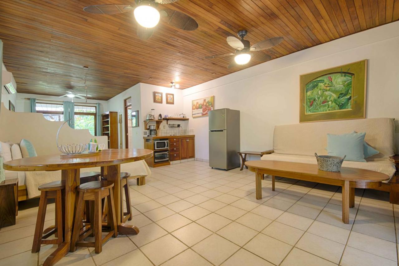 Casa Sueca - At The Tamarindo