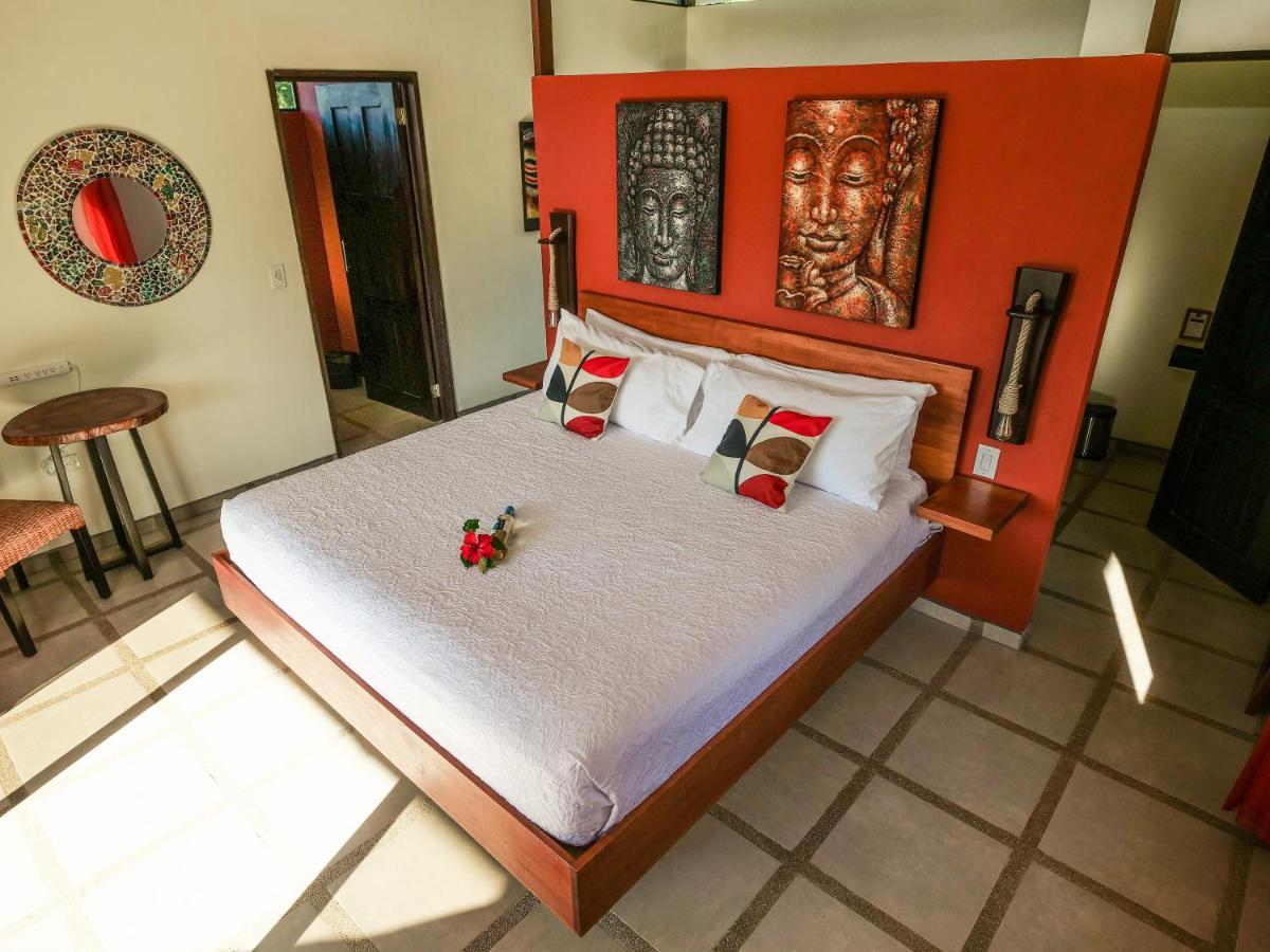 Nature's Edge Boutique Uvita