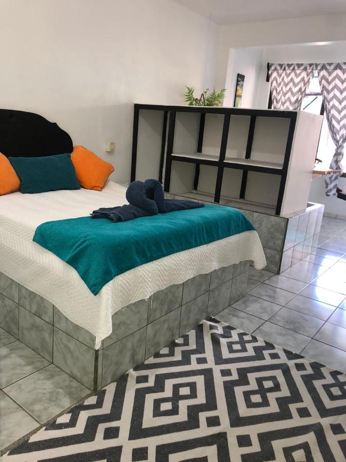 Izus Place Inn 3*
