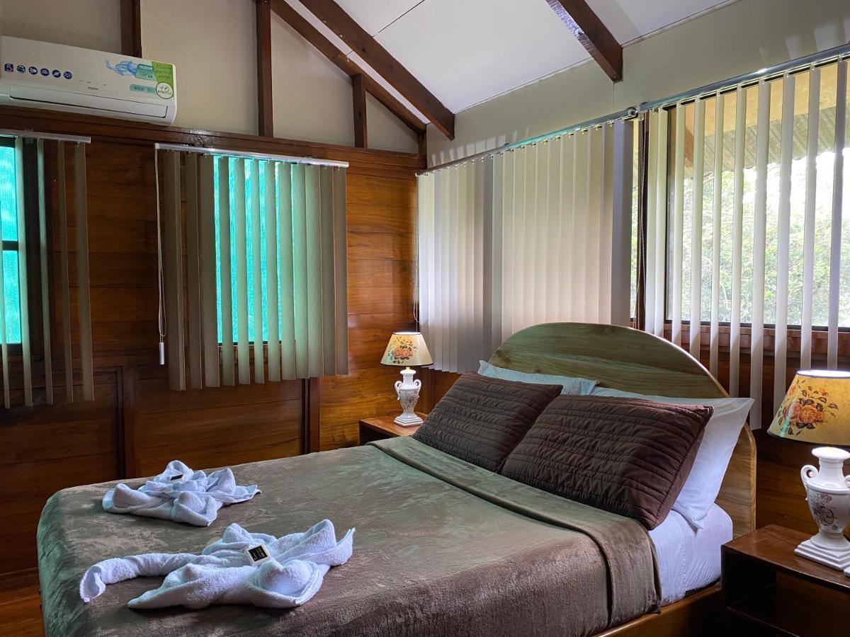 Cabana Ara Macao Lodge