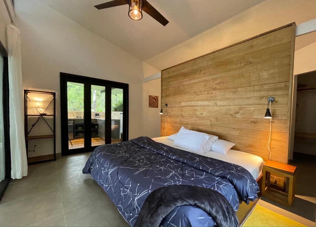Tree Of Life Cabinas Bed & Breakfast
