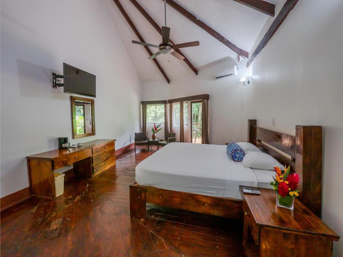 Lapas Jungle Village Resort 3*
