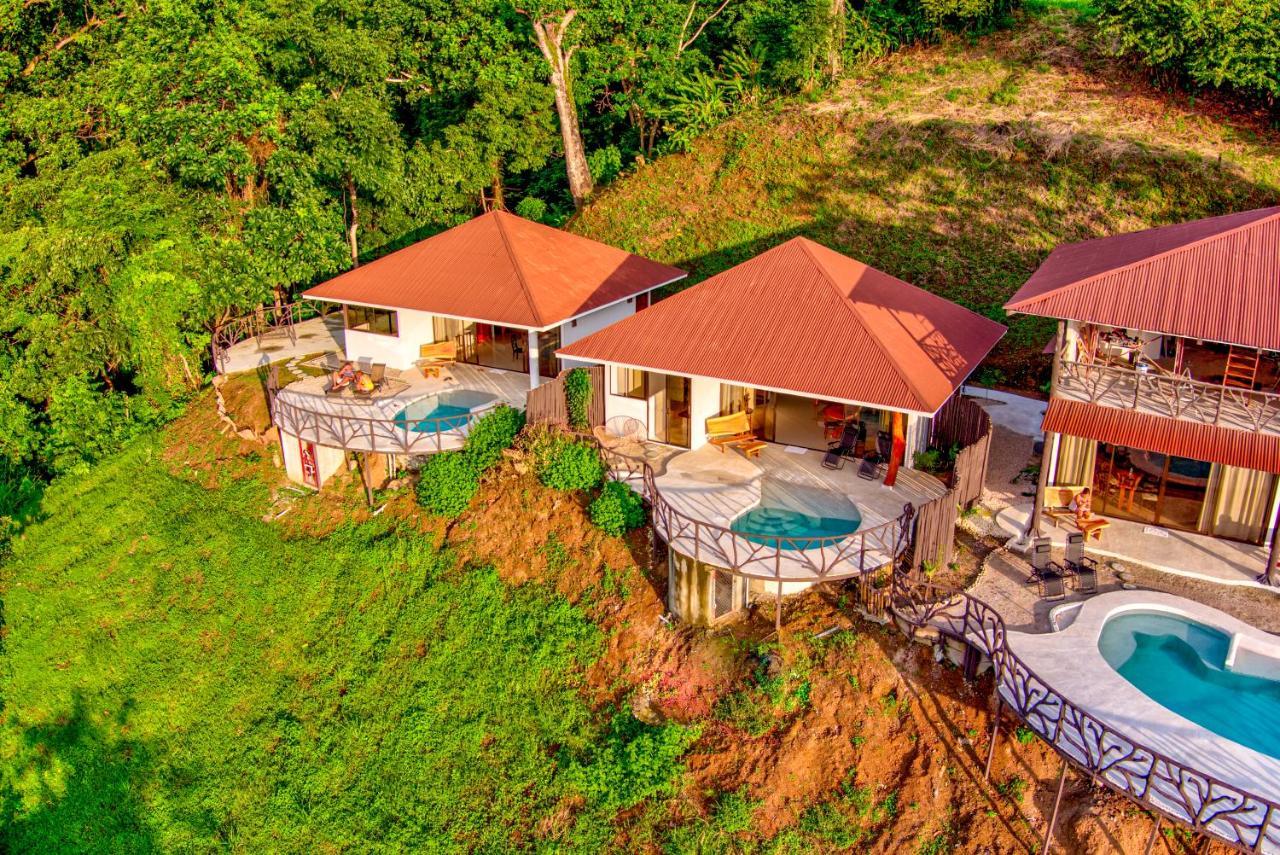 Akua Ocean View Hotel *