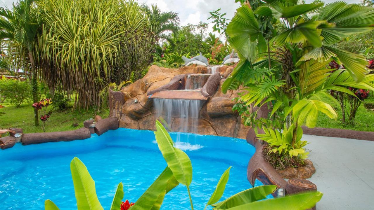 & Hot Springs Sueno Dorado *