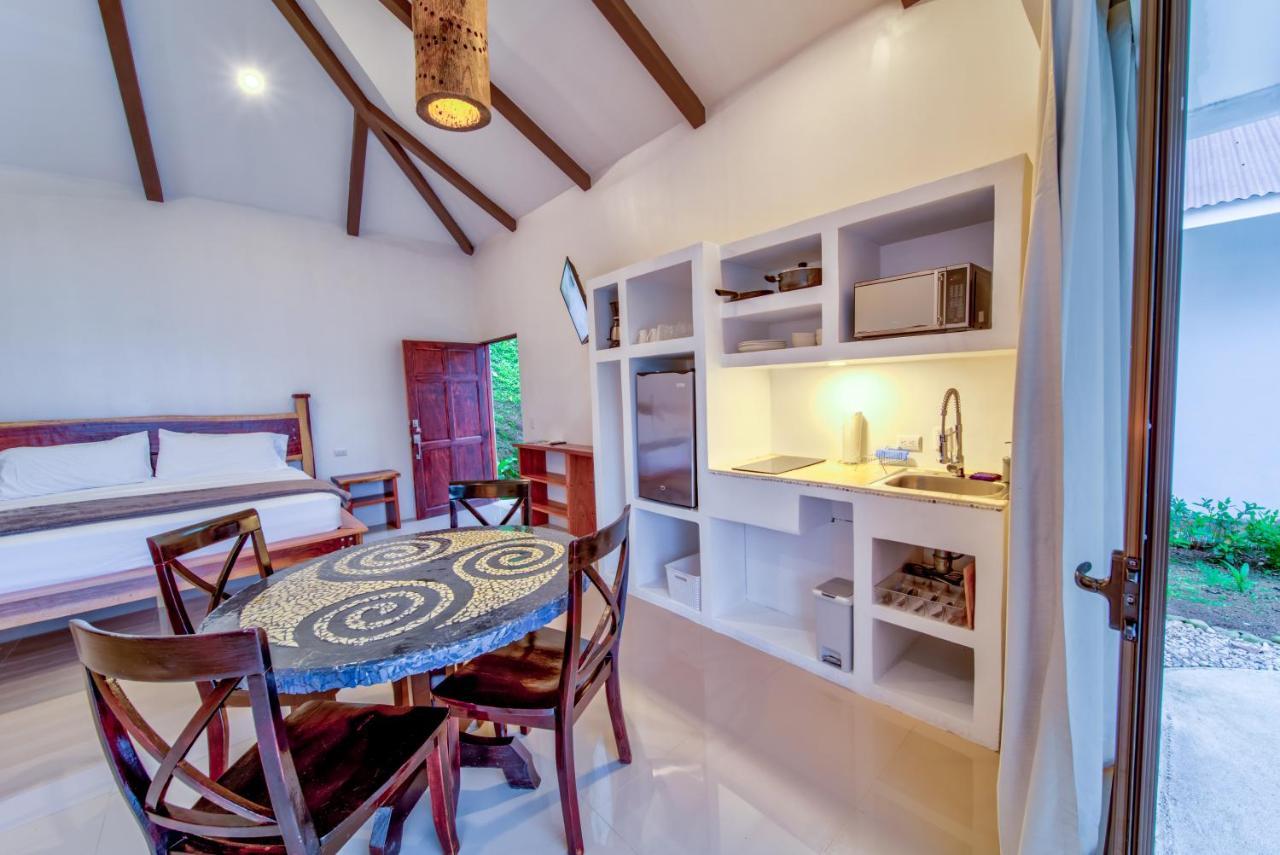 Akua Ocean View Hotel