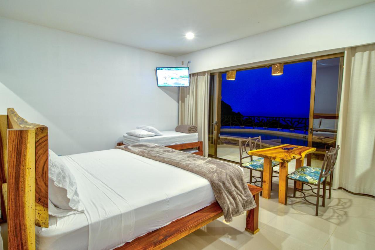 Akua Ocean View Hotel *