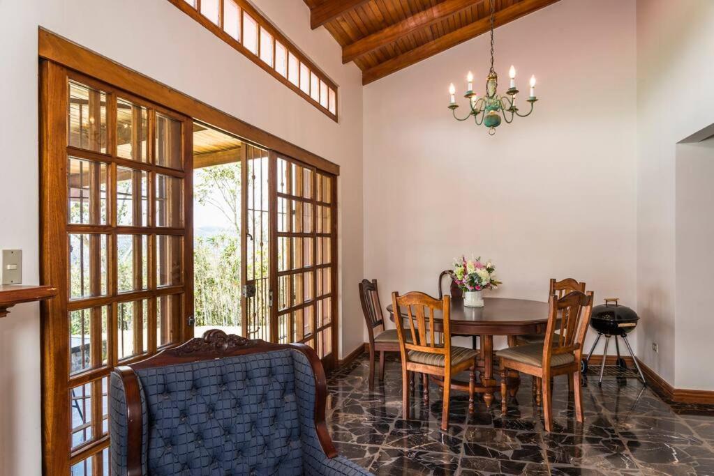 Dream Villa, Ocean View & Pool! Villa