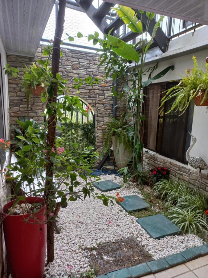 Rancha Azul Bed & Breakfast Alajuela