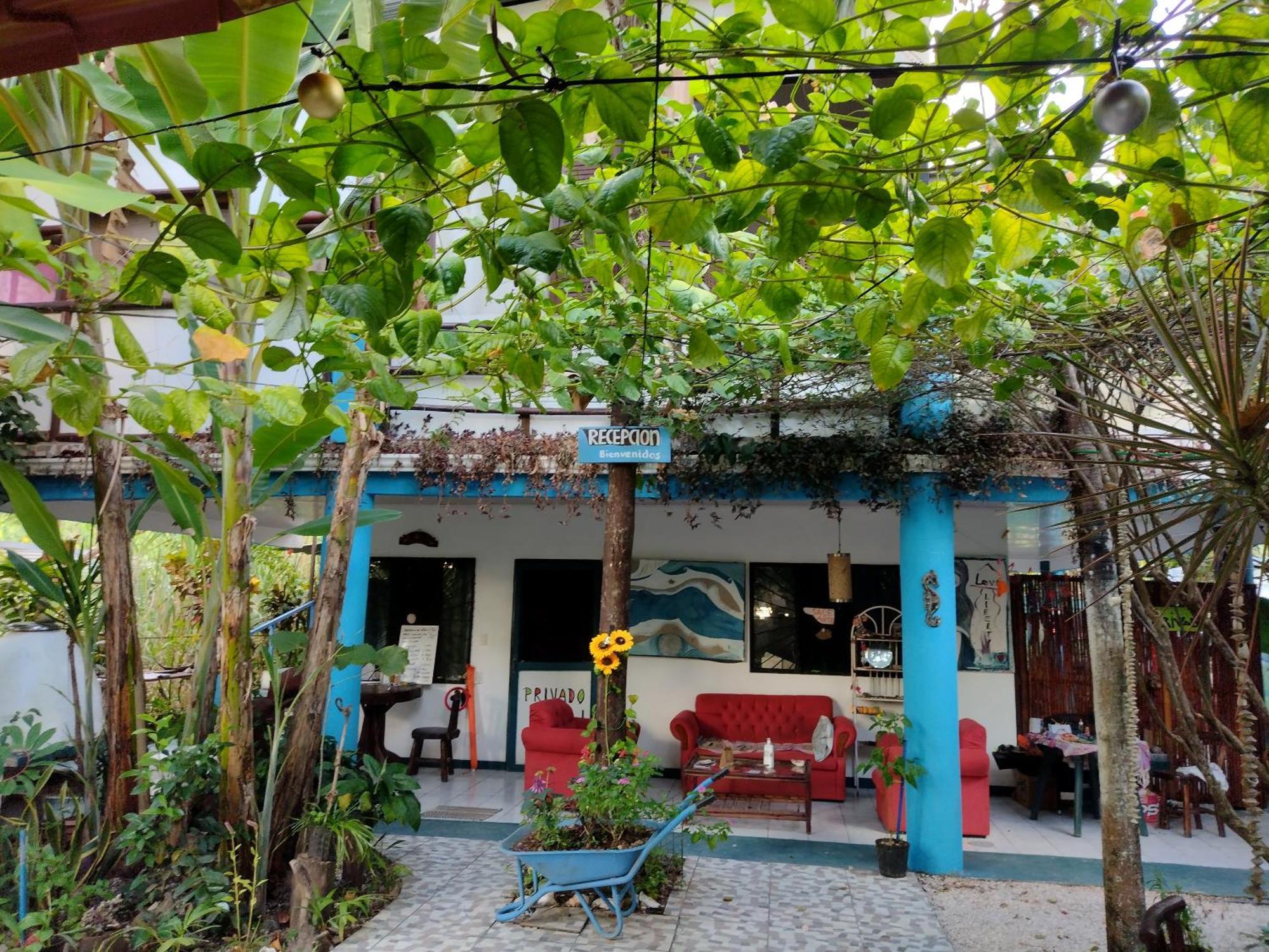 Hostel Cabinas Del Mar