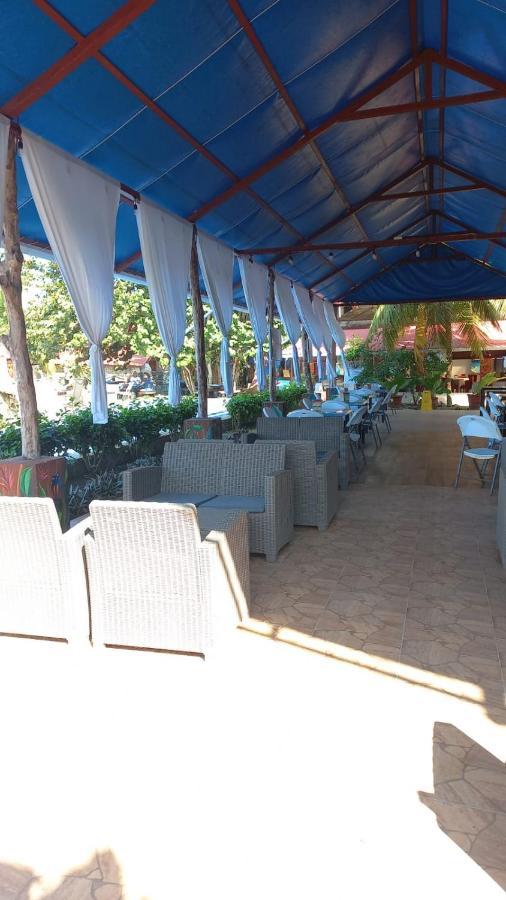 La Cueva Hotel Puerto Limon