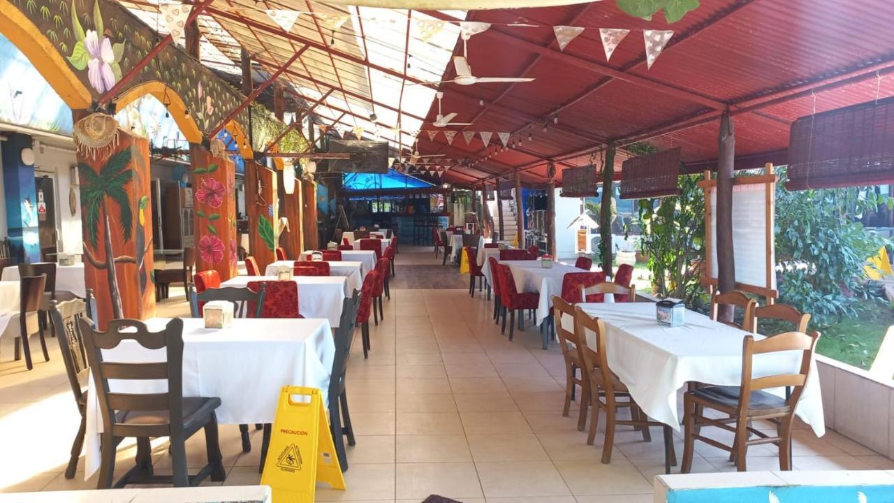 La Cueva Hotel Puerto Limon