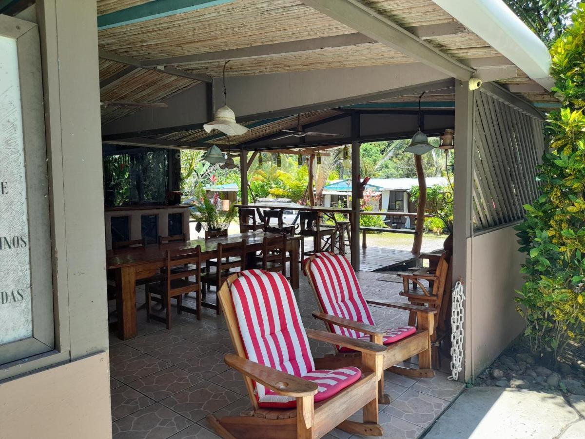 Bed & Breakfast Hotel El Colibri Rojo - Cabinas - Le Colibri Rouge Cahuita