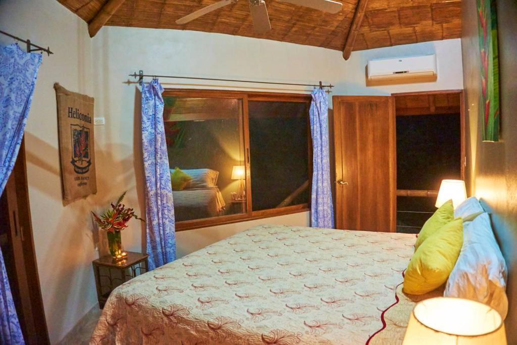 Manoas Luxury Camping And Rentals Bed & Breakfast