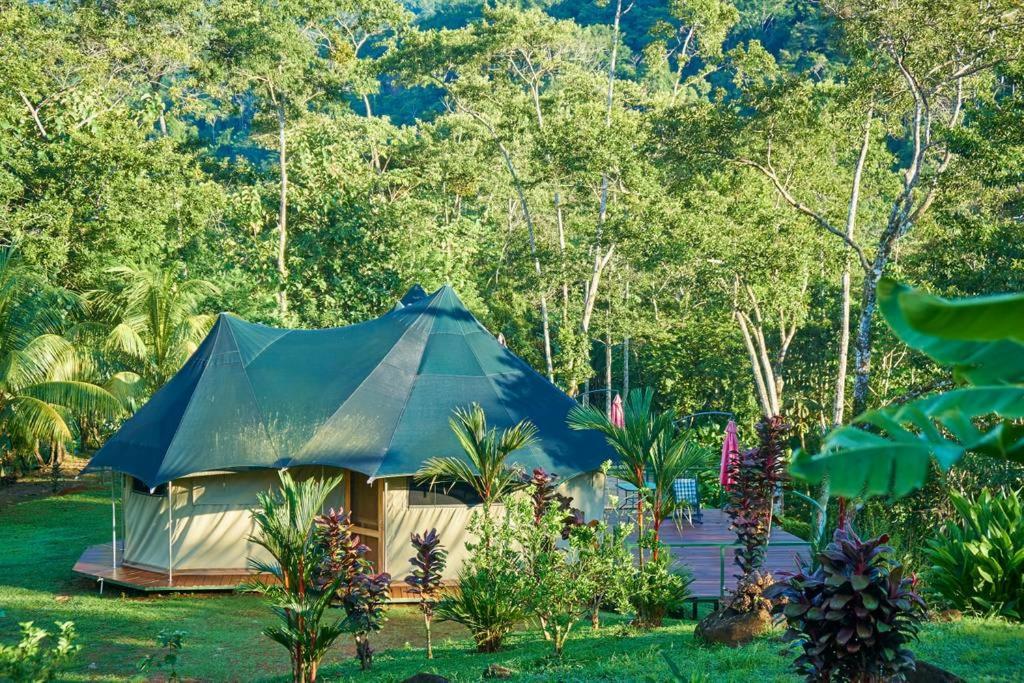 Manoas Luxury Camping And Rentals 3*